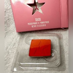 Jeffree Star single shadow Suck